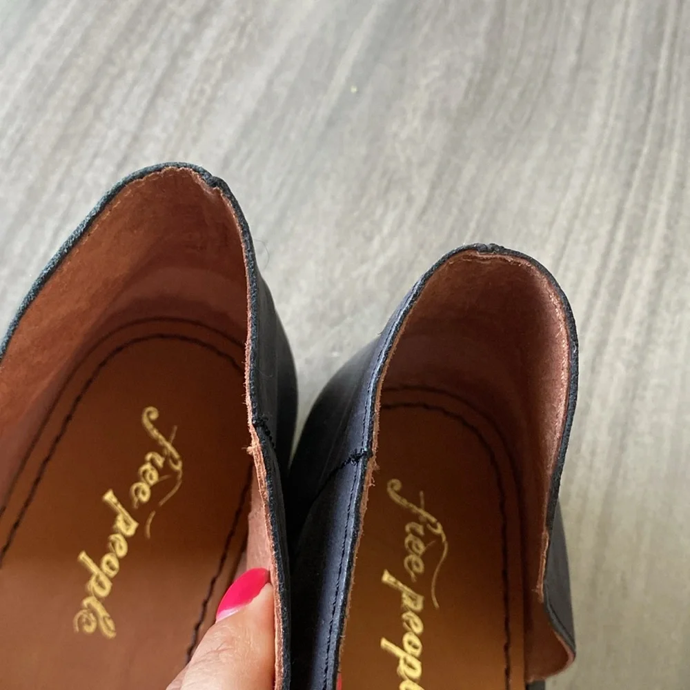 Free people Mont Blanc sandals the color is like a dark grayish black - Picture 11 of 12